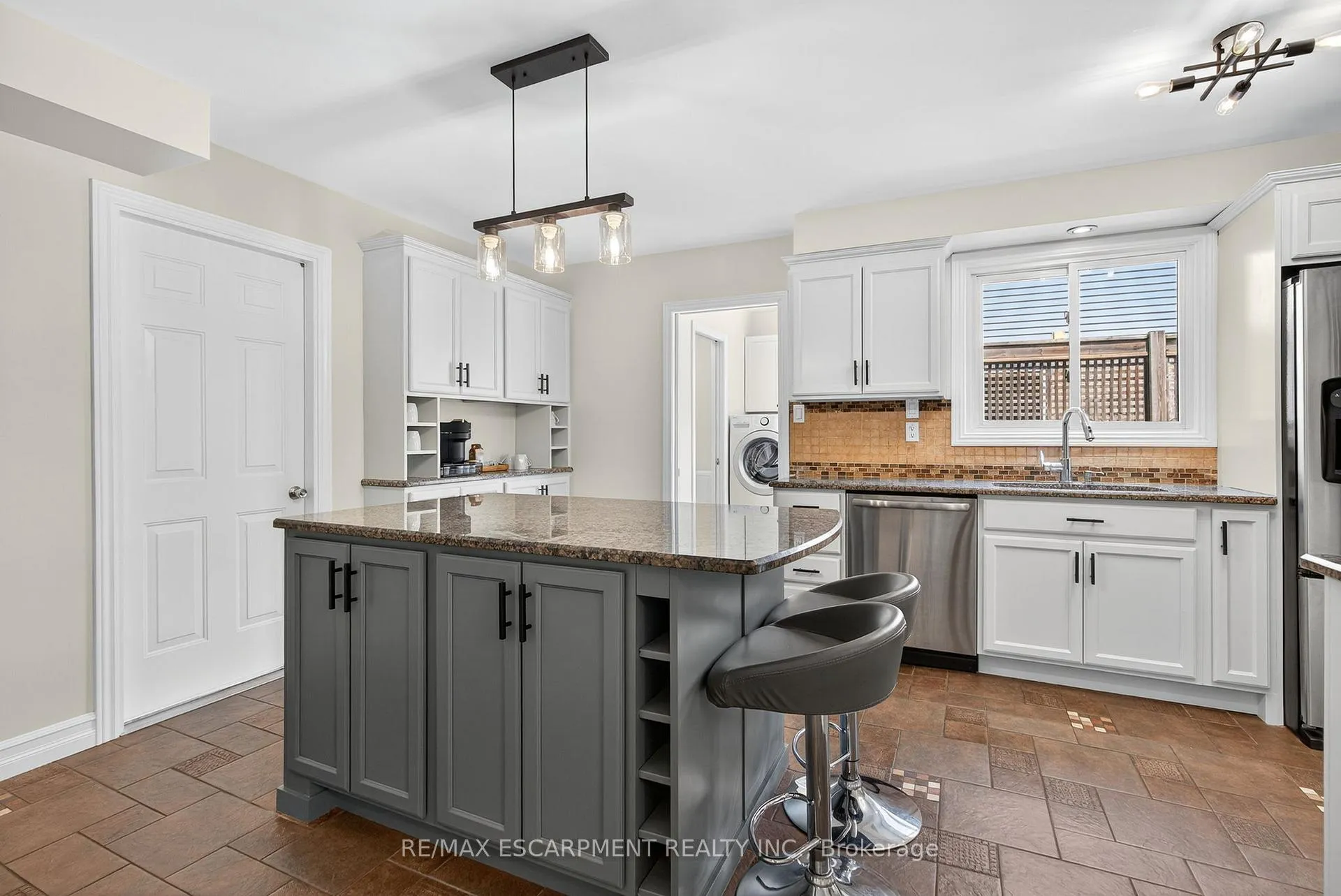 Photo 25 of 17 Tami Crescent, Grimsby, Grimsby West — HOMEH