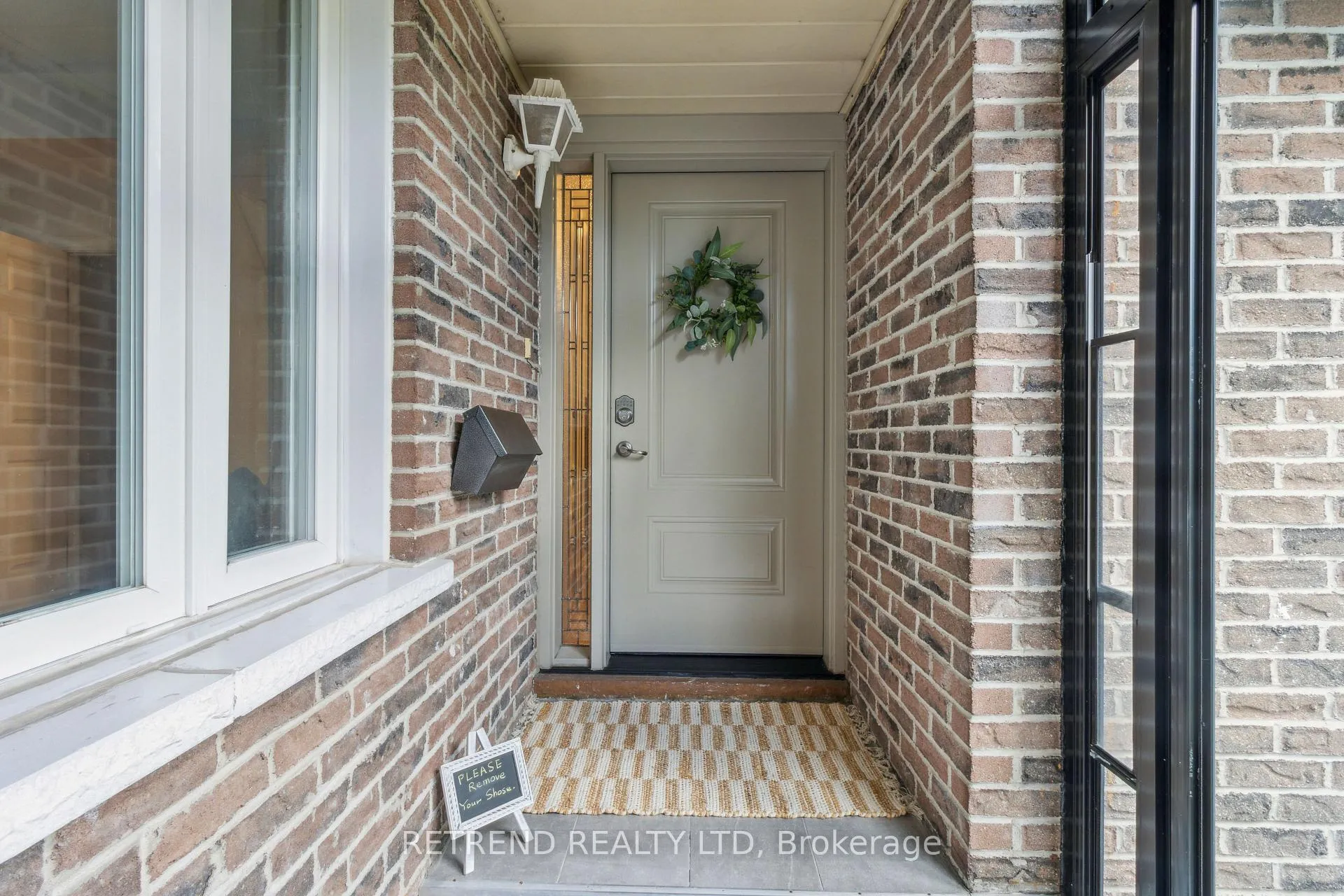 Photo 3 of 72 Holm Crescent, Markham, Aileen-Willowbrook — HOMEH
