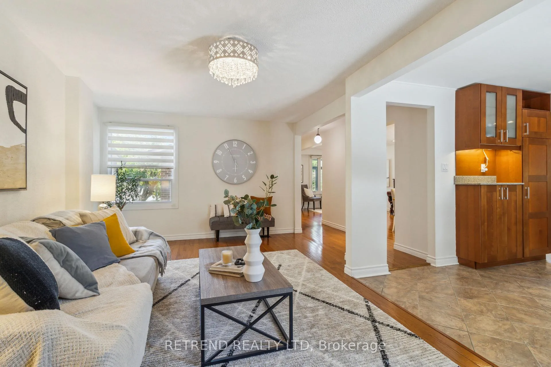 Photo 11 of 72 Holm Crescent, Markham, Aileen-Willowbrook — HOMEH