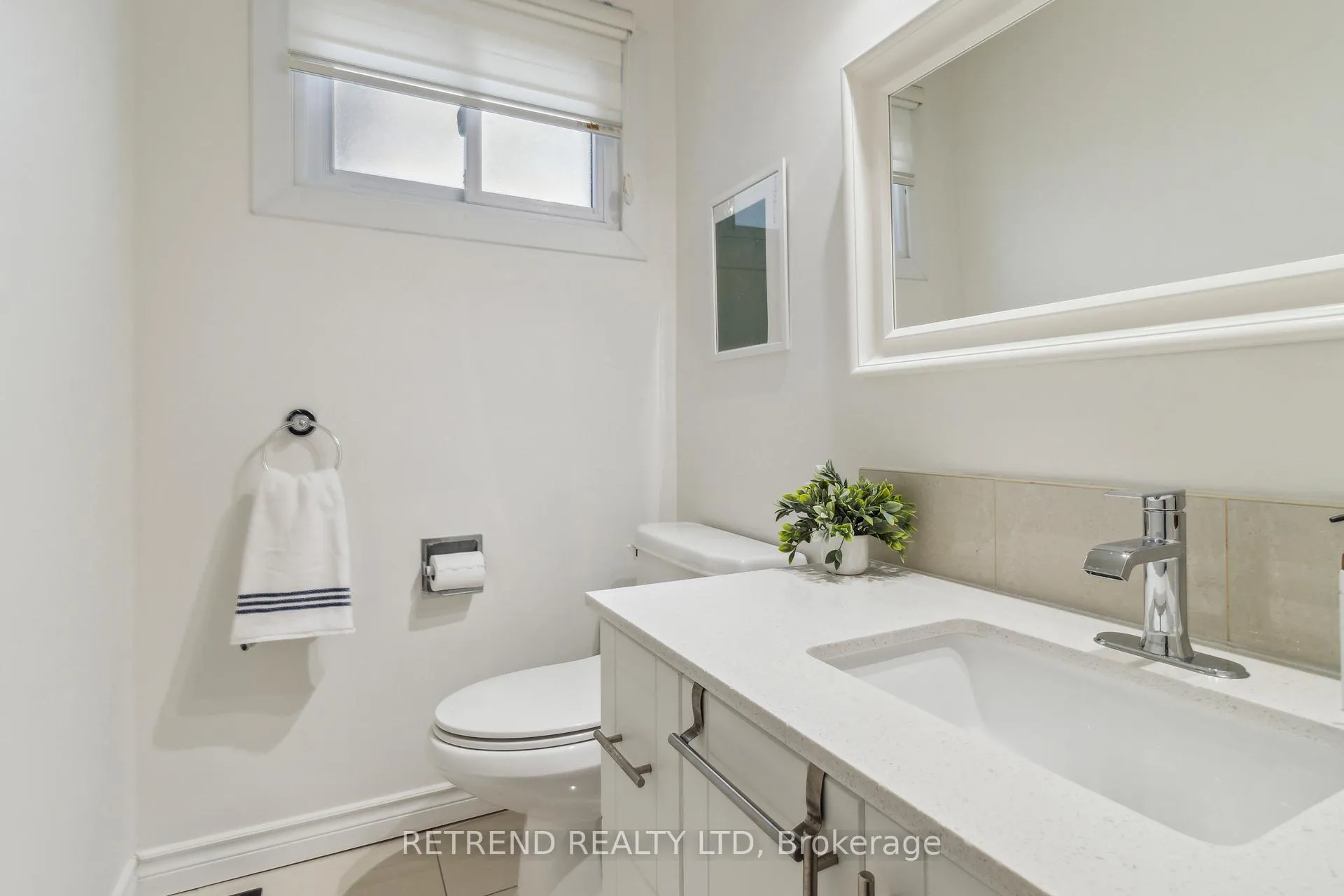 Photo 37 of 72 Holm Crescent, Markham, Aileen-Willowbrook — HOMEH