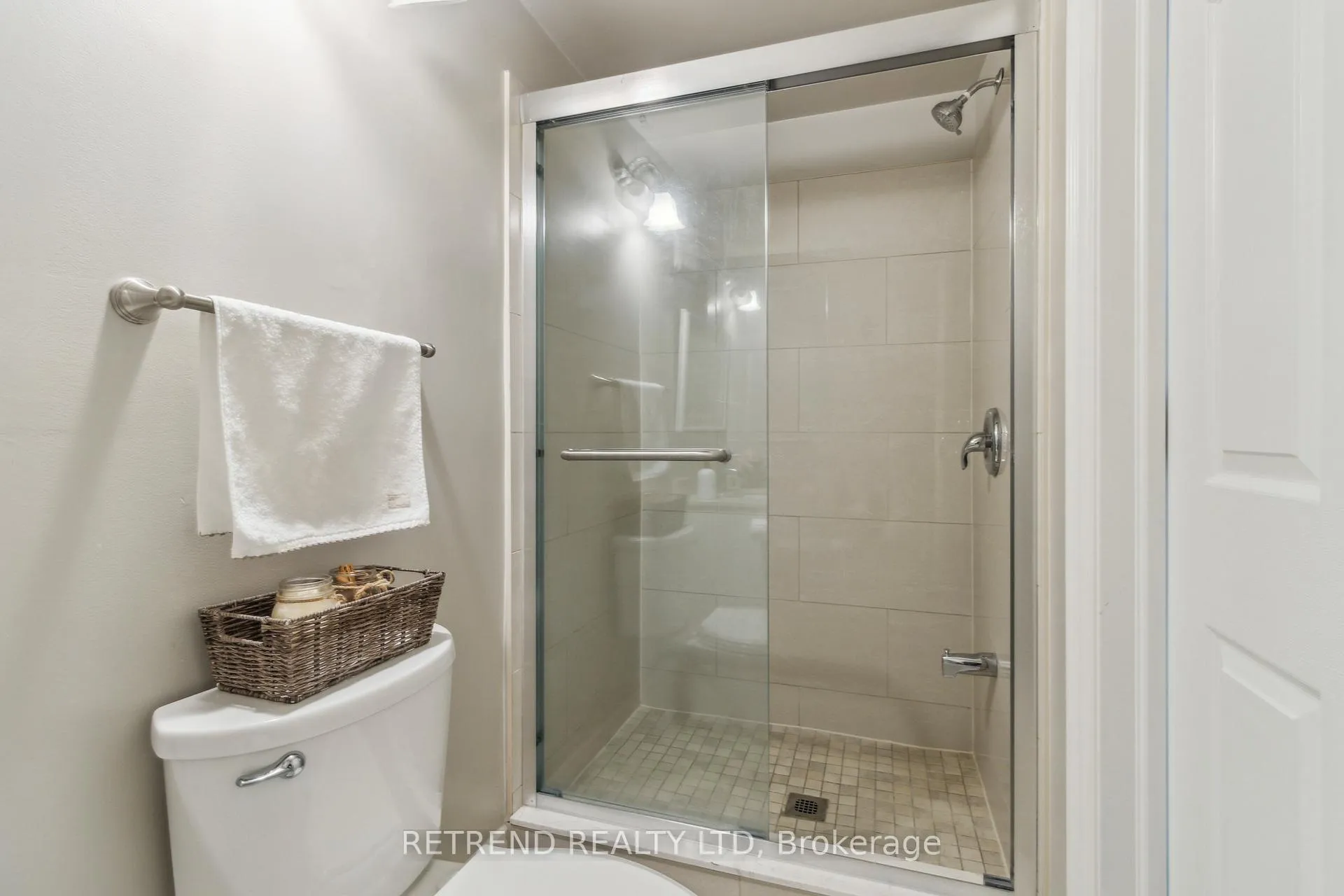Photo 40 of 72 Holm Crescent, Markham, Aileen-Willowbrook — HOMEH