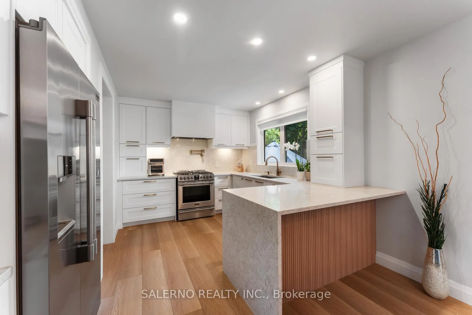 Photo 12 of 54 East Crest, Hamilton, Ancaster — HOMEH