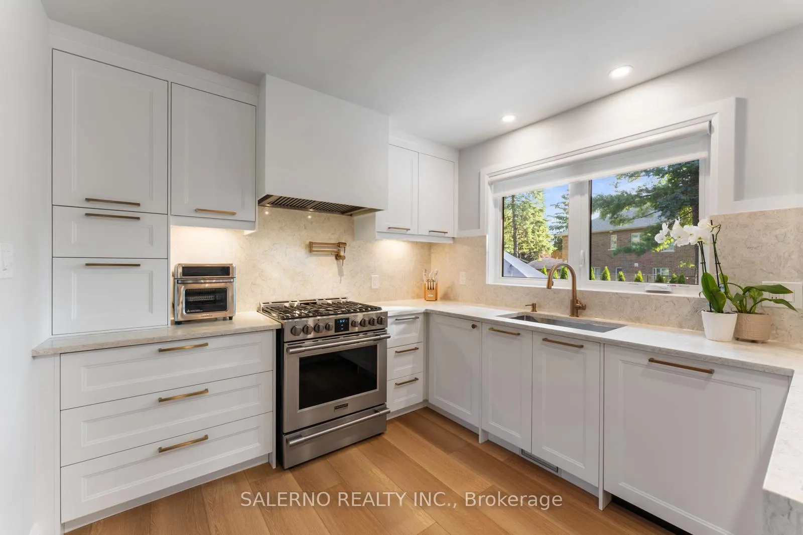 Photo 14 of 54 East Crest, Hamilton, Ancaster — HOMEH