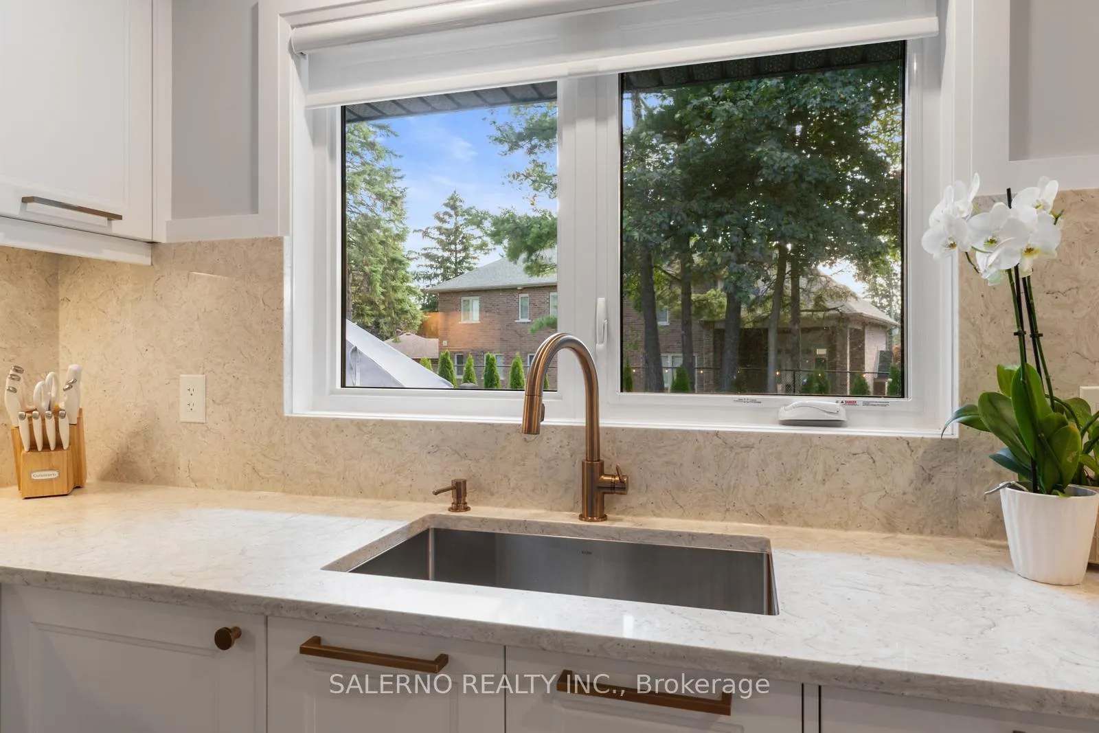 Photo 17 of 54 East Crest, Hamilton, Ancaster — HOMEH