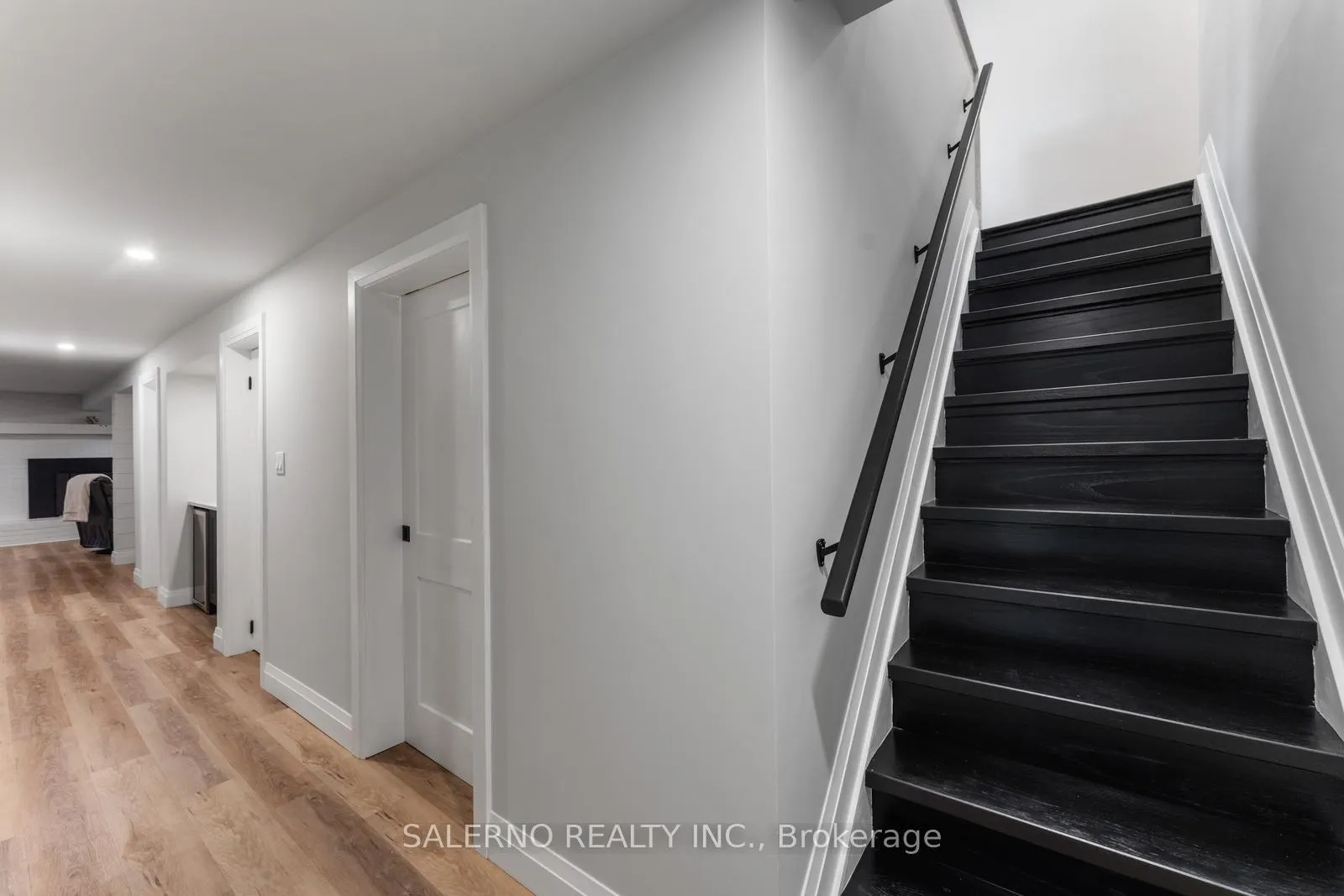 Photo 28 of 54 East Crest, Hamilton, Ancaster — HOMEH