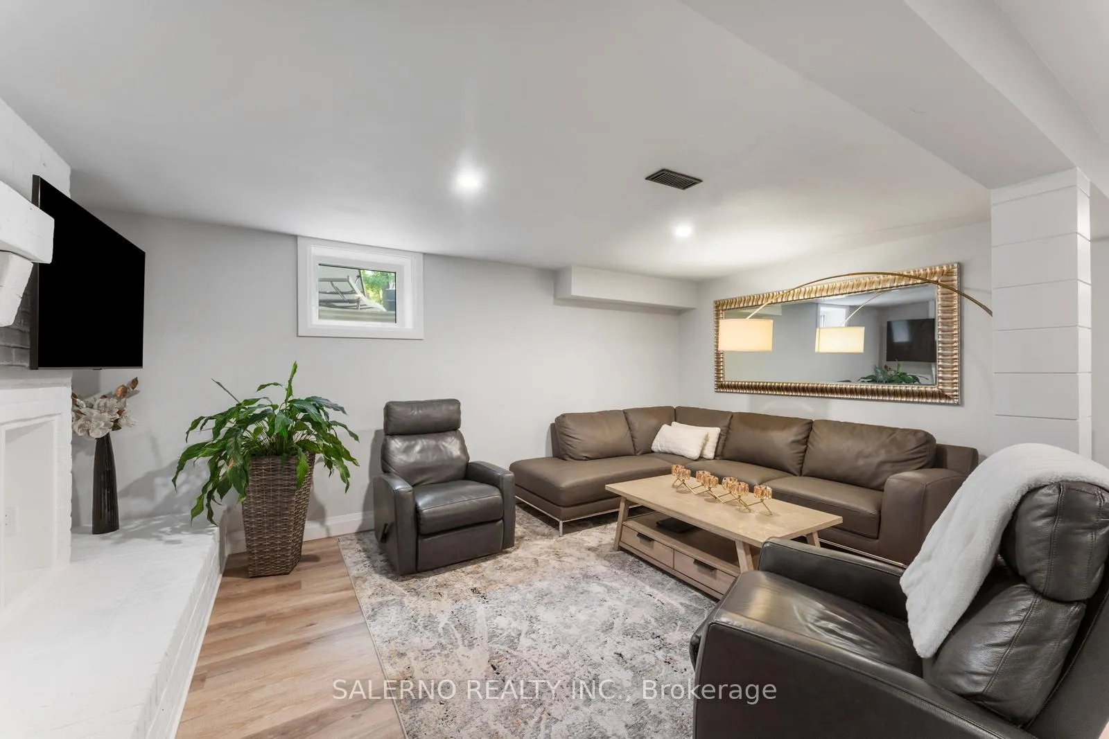 Photo 32 of 54 East Crest, Hamilton, Ancaster — HOMEH