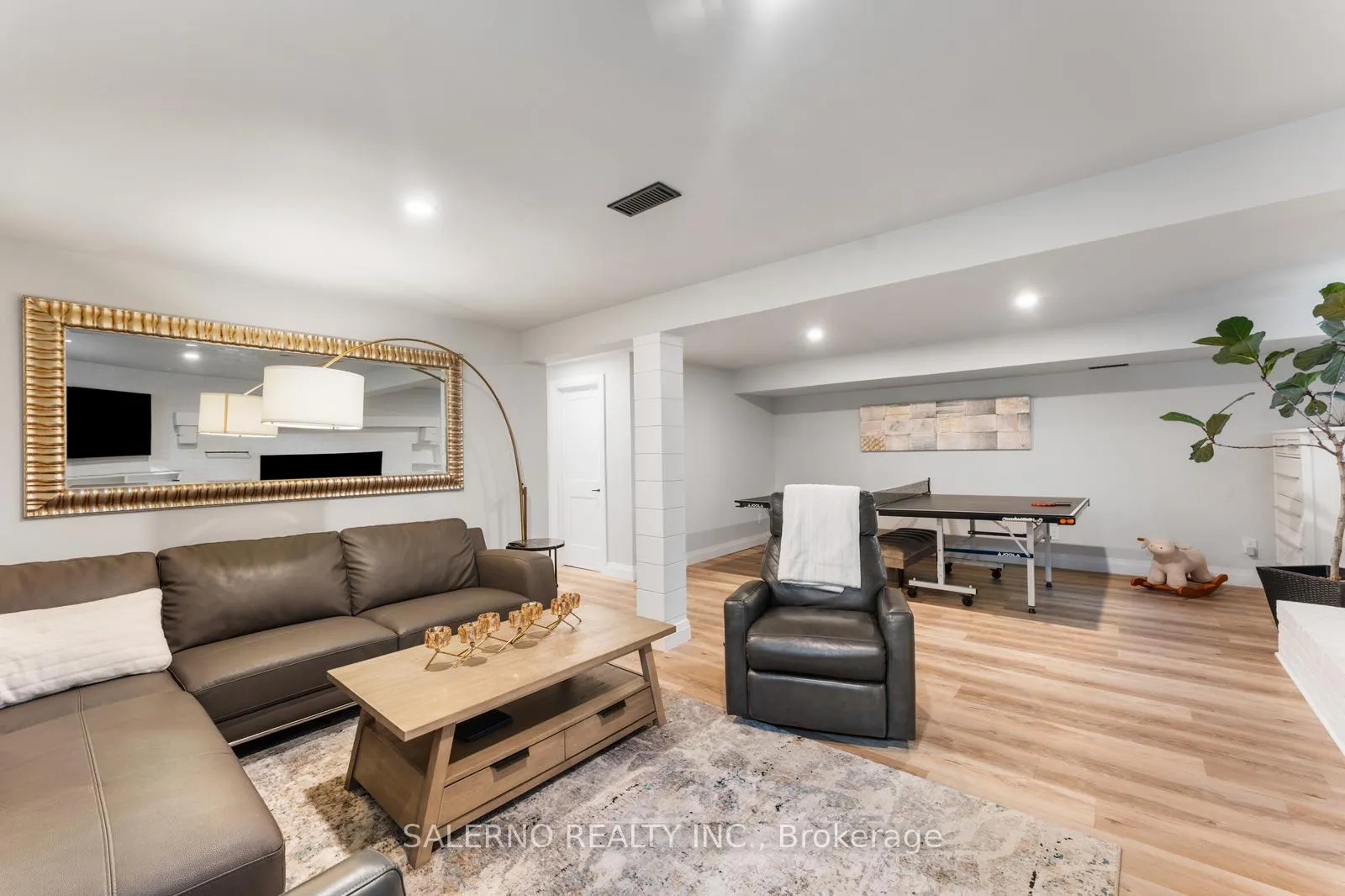 Photo 33 of 54 East Crest, Hamilton, Ancaster — HOMEH