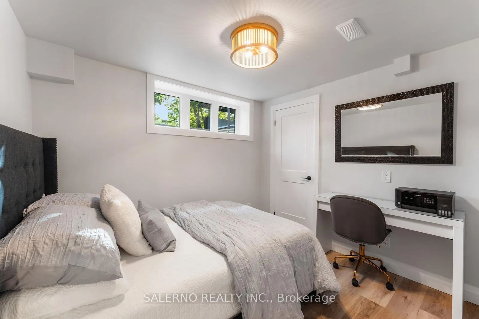 Photo 35 of 54 East Crest, Hamilton, Ancaster — HOMEH