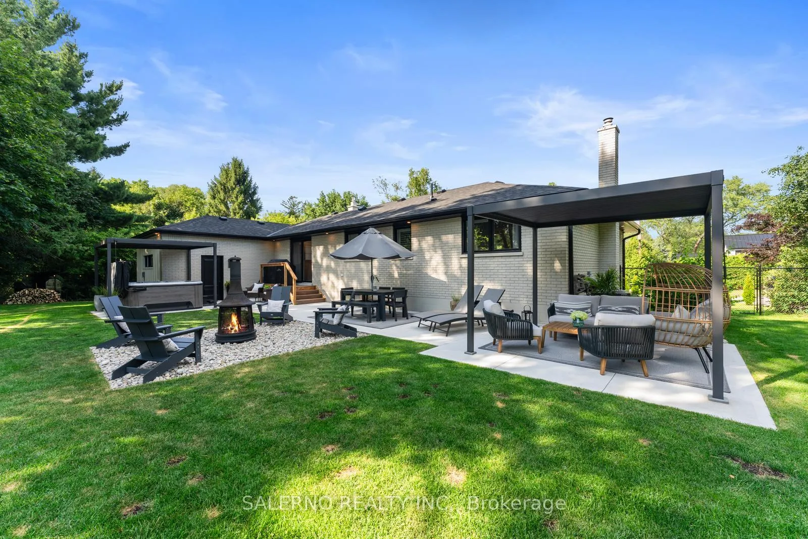 Photo 40 of 54 East Crest, Hamilton, Ancaster — HOMEH