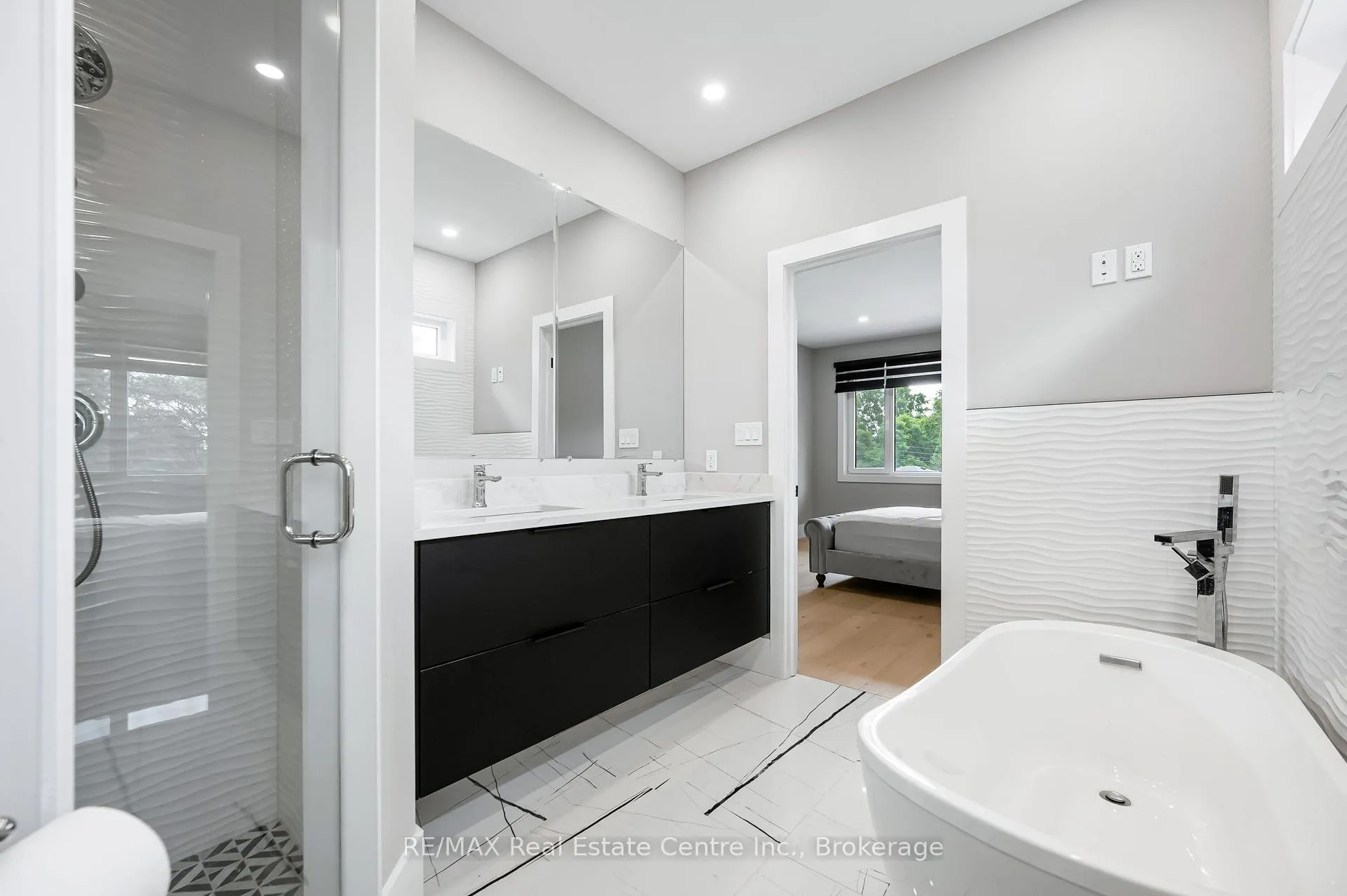 Photo 21 of 276 Mausser Avenue, Kitchener — HOMEH