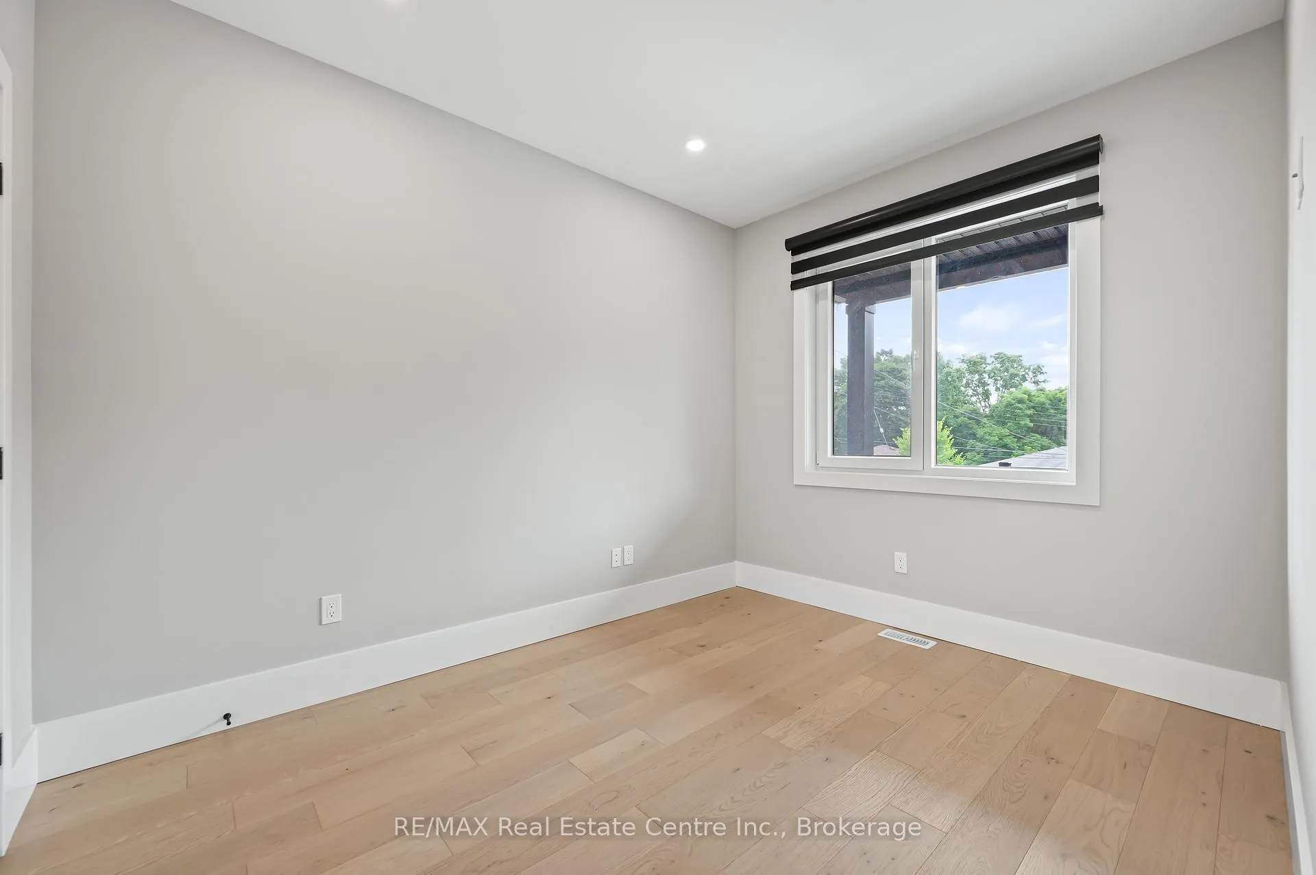 Photo 24 of 276 Mausser Avenue, Kitchener — HOMEH