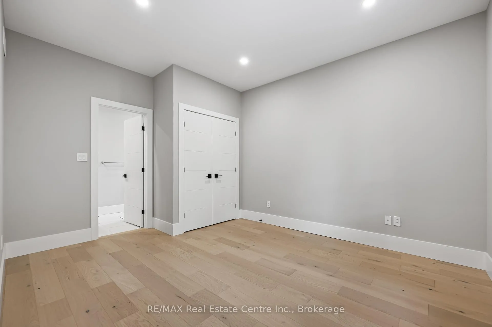 Photo 25 of 276 Mausser Avenue, Kitchener — HOMEH