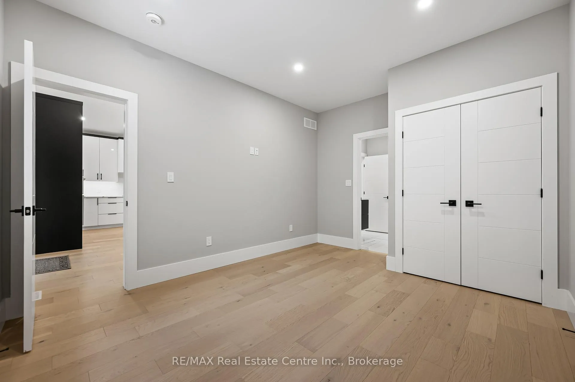 Photo 27 of 276 Mausser Avenue, Kitchener — HOMEH