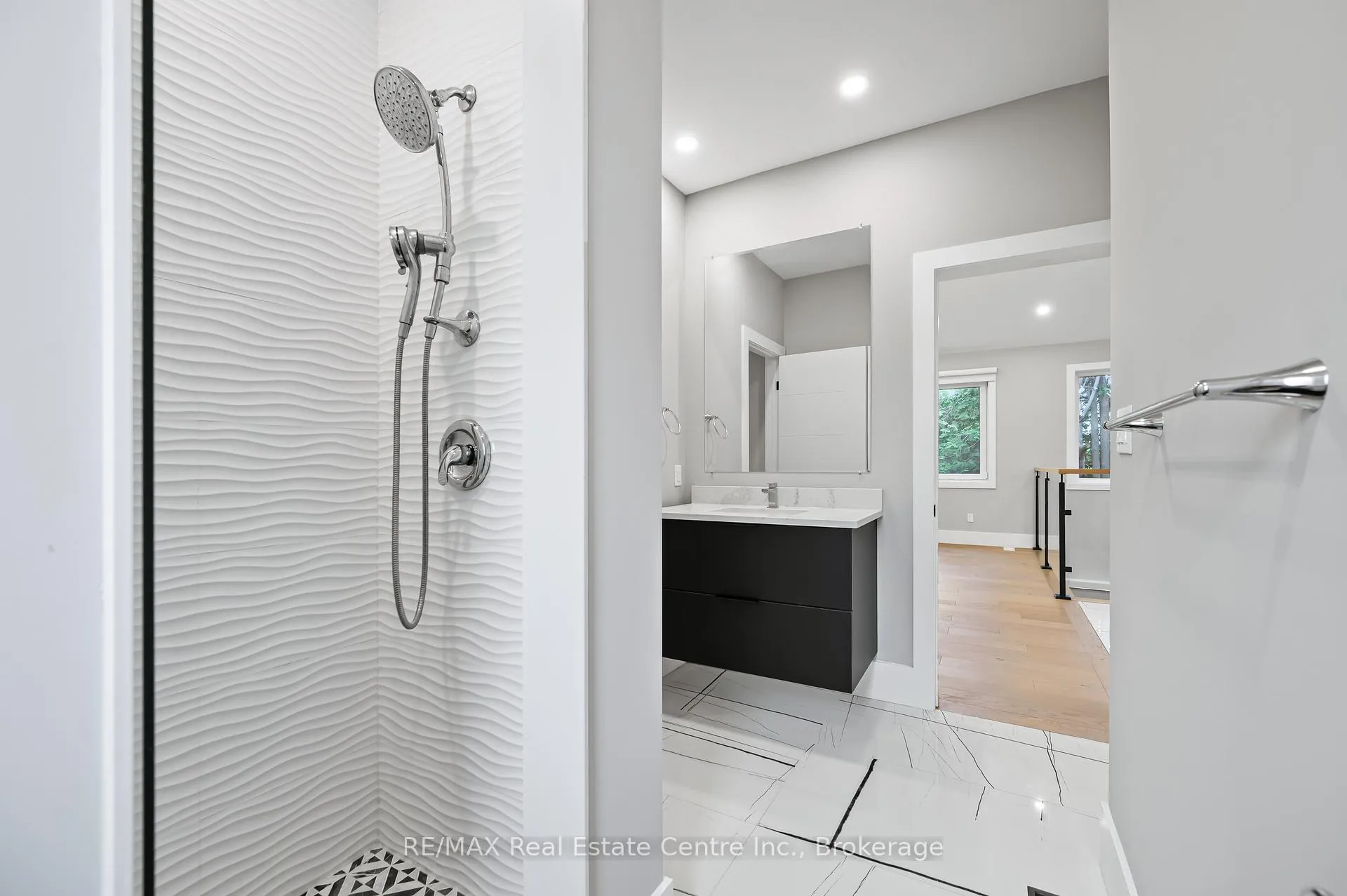 Photo 29 of 276 Mausser Avenue, Kitchener — HOMEH