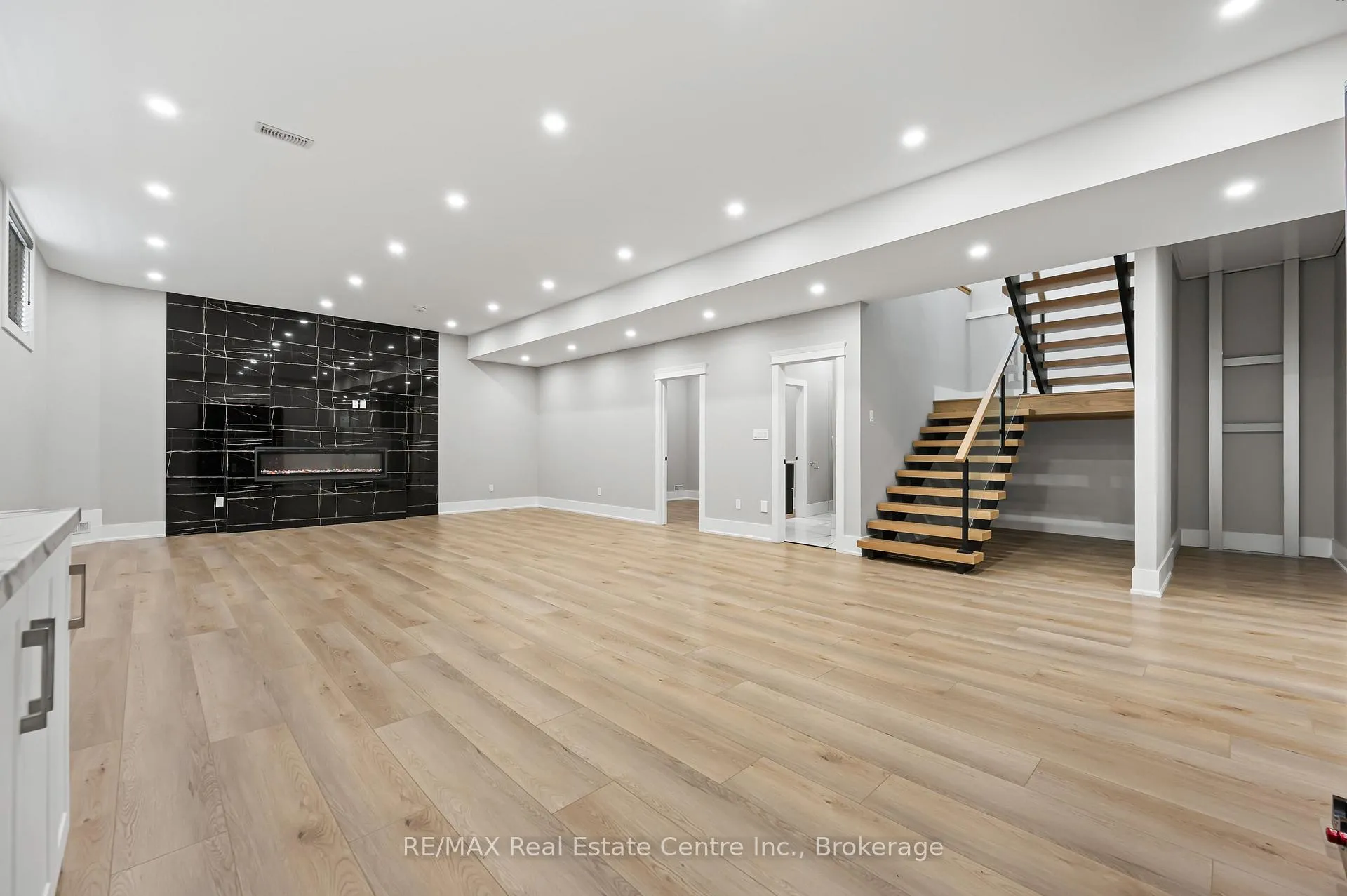Photo 33 of 276 Mausser Avenue, Kitchener — HOMEH
