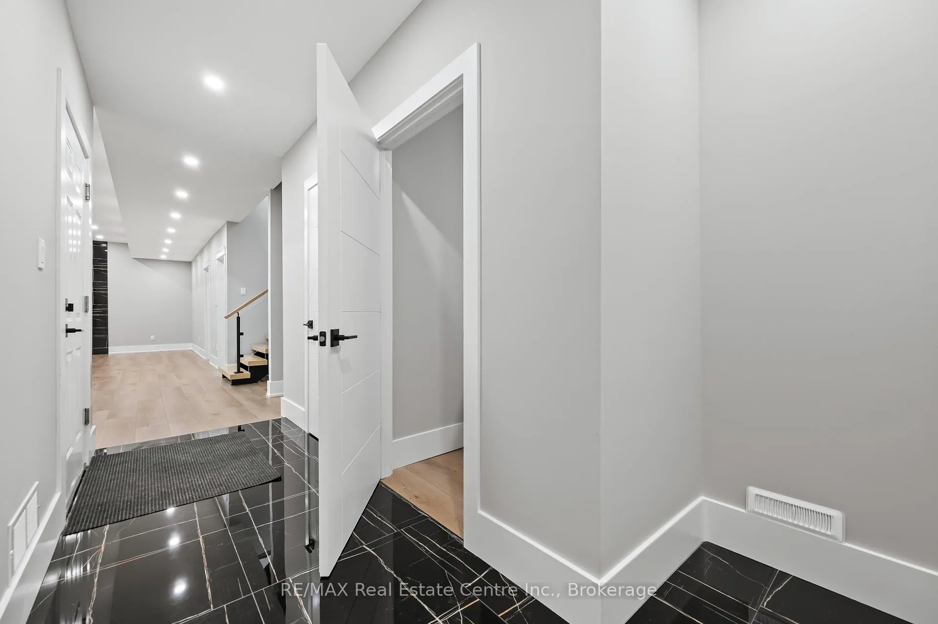 Photo 38 of 276 Mausser Avenue, Kitchener — HOMEH