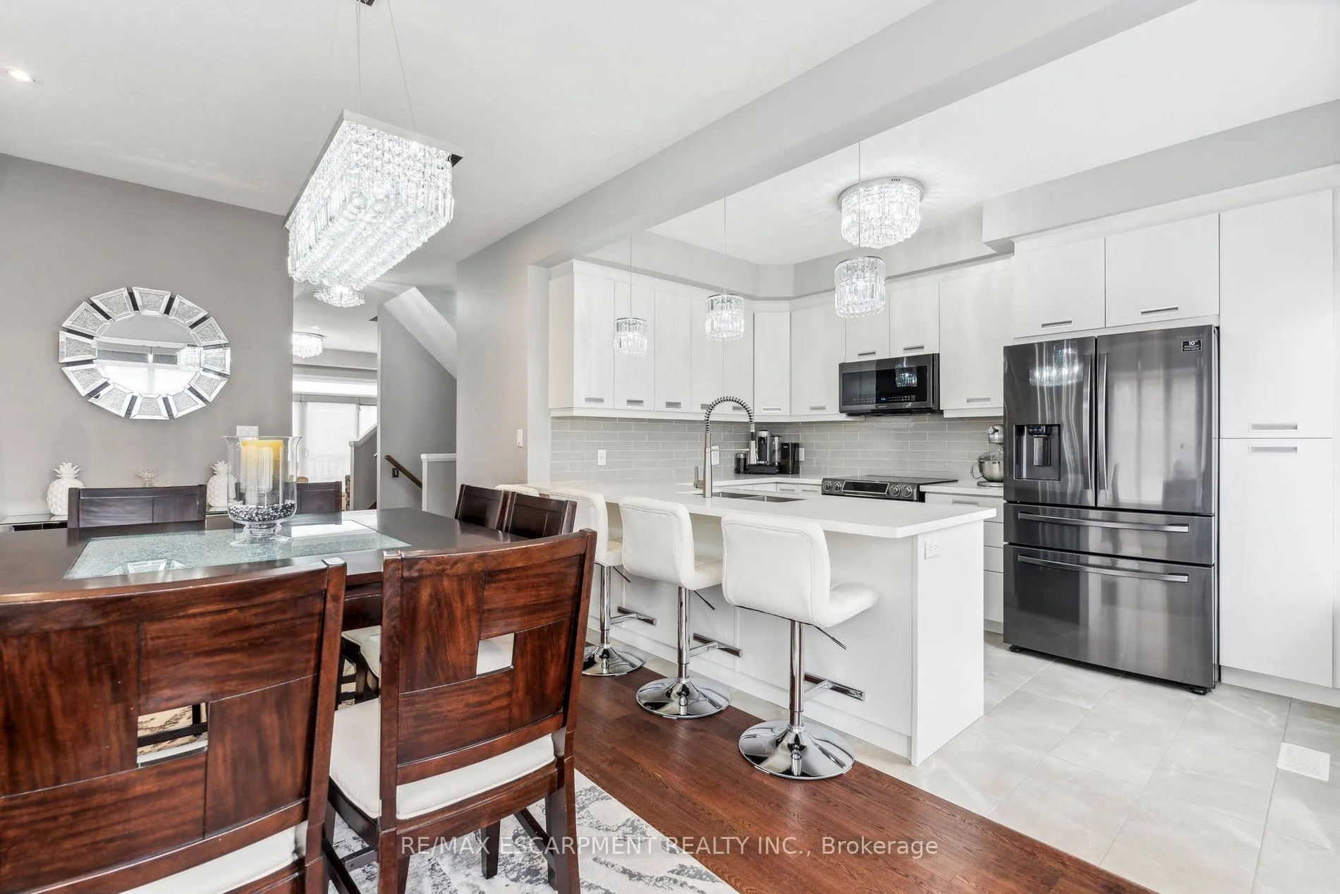 Photo 8 of Unit 305, 30 Times Square Boulevard, Hamilton, Stoney Creek — HOMEH