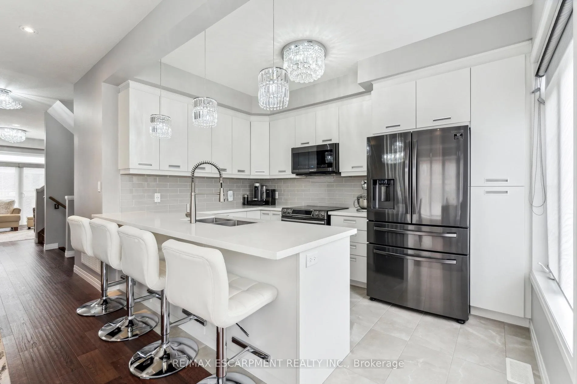 Photo 9 of Unit 305, 30 Times Square Boulevard, Hamilton, Stoney Creek — HOMEH