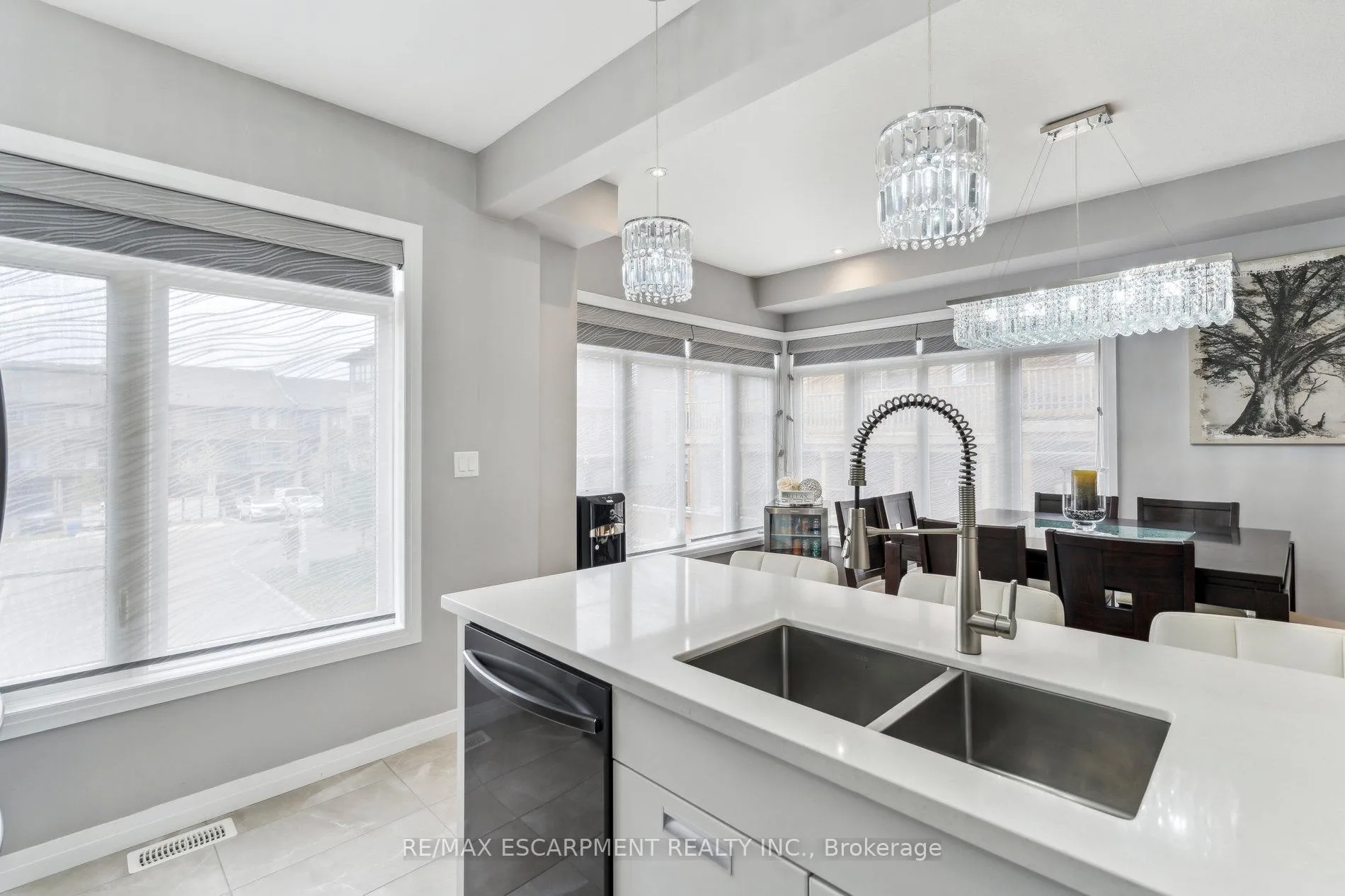 Photo 12 of Unit 305, 30 Times Square Boulevard, Hamilton, Stoney Creek — HOMEH