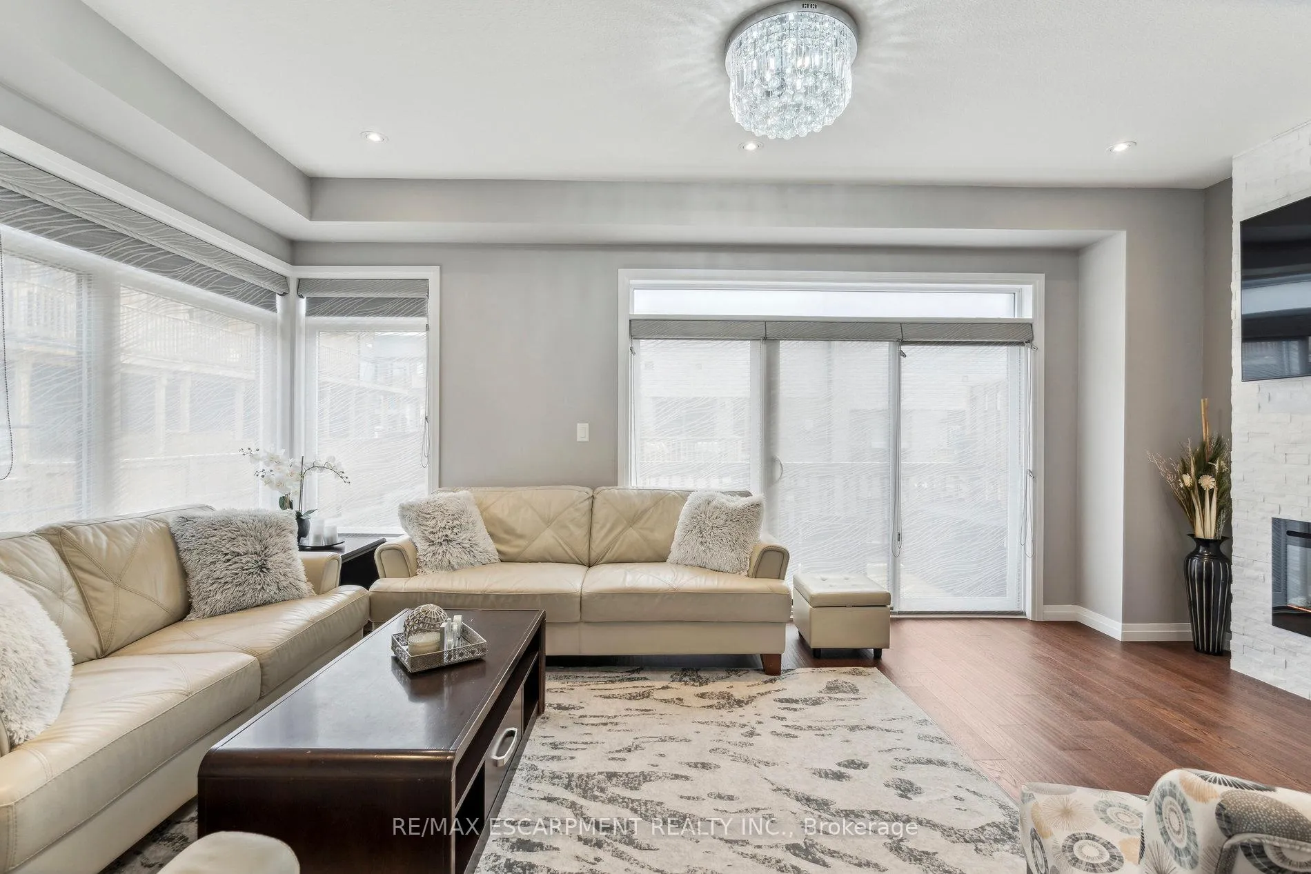 Photo 13 of Unit 305, 30 Times Square Boulevard, Hamilton, Stoney Creek — HOMEH