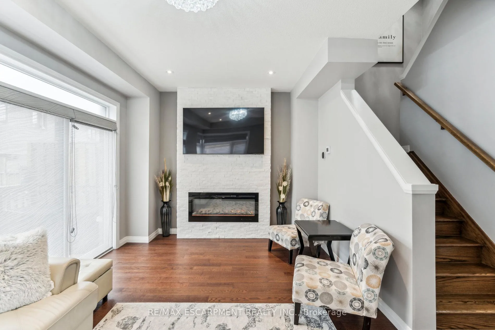 Photo 15 of Unit 305, 30 Times Square Boulevard, Hamilton, Stoney Creek — HOMEH