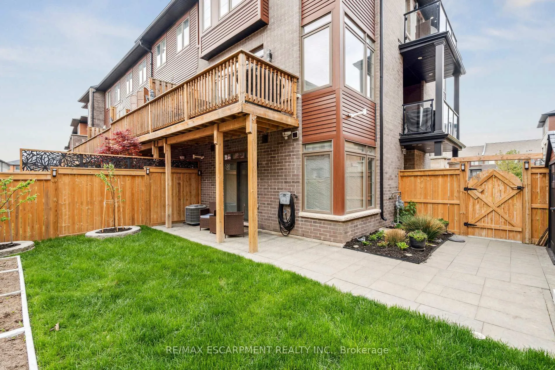 Photo 32 of Unit 305, 30 Times Square Boulevard, Hamilton, Stoney Creek — HOMEH