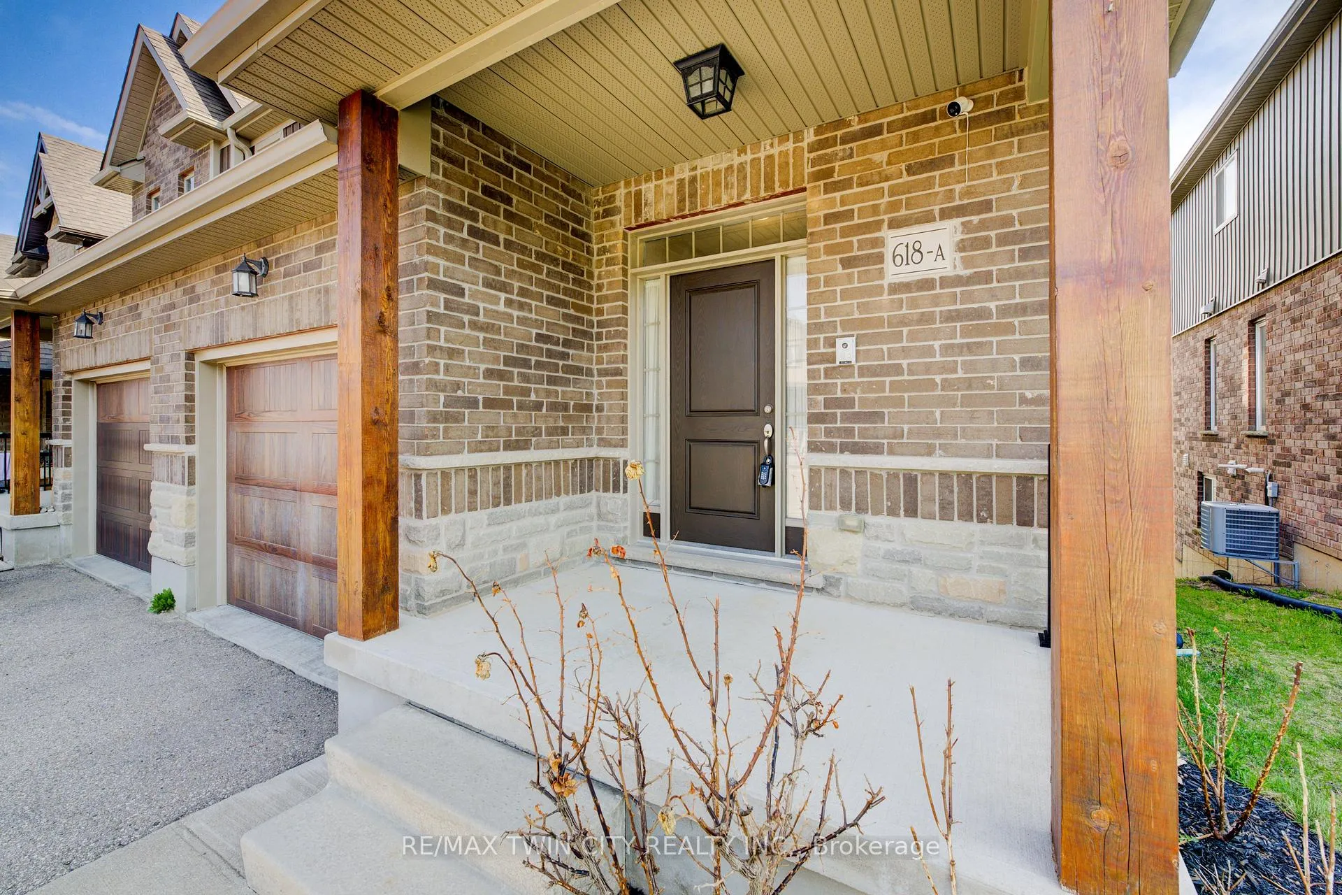 Photo 2 of Unit A, 618 Montpellier Drive, Waterloo — HOMEH