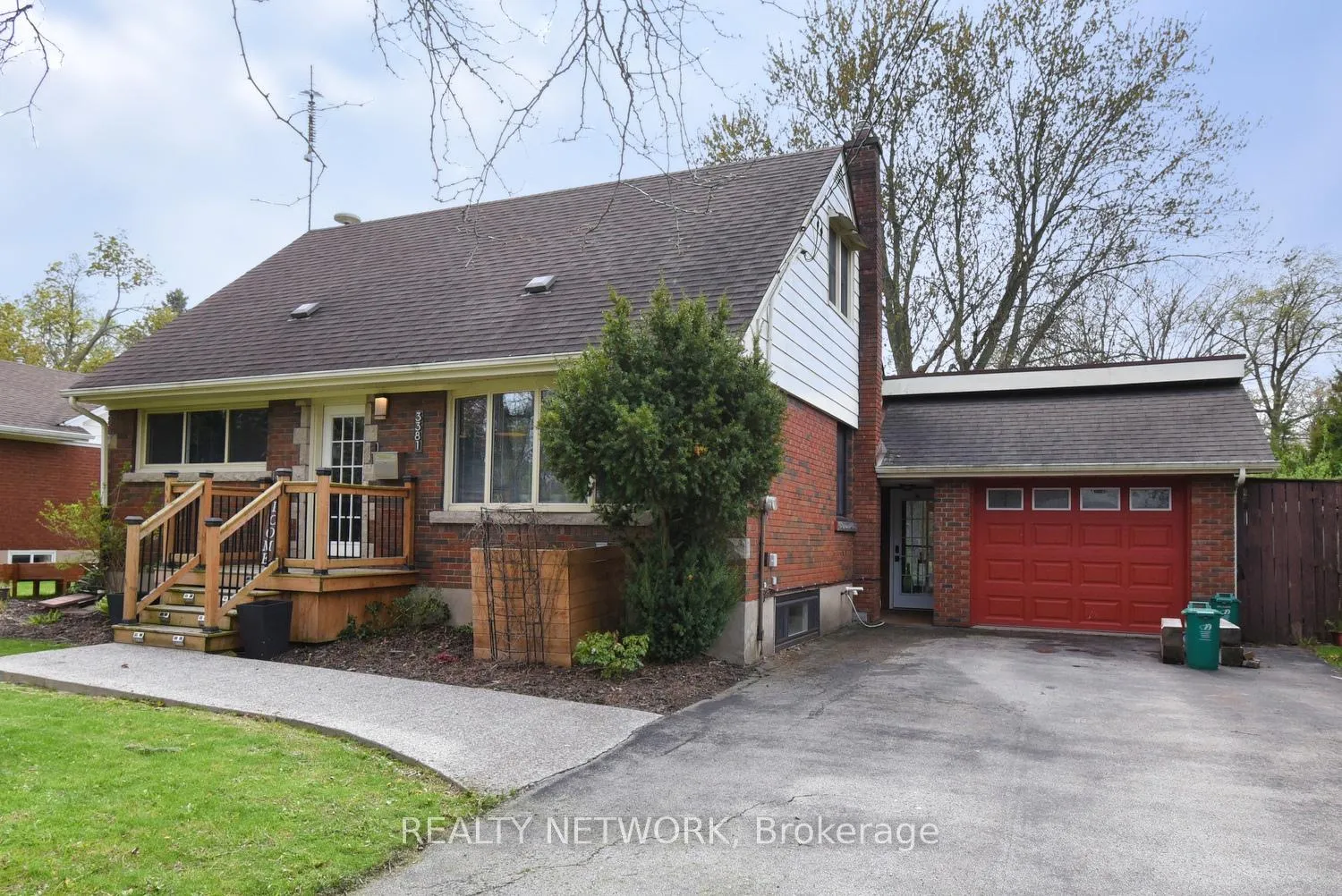 Photo 3 of 3381 Marion Avenue, Niagara Falls, Stamford — HOMEH