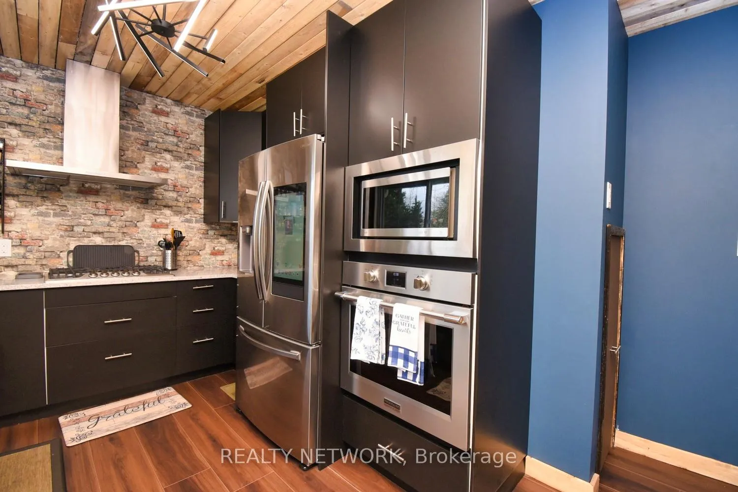 Photo 13 of 3381 Marion Avenue, Niagara Falls, Stamford — HOMEH