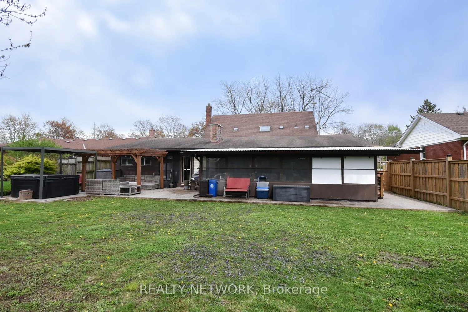 Photo 42 of 3381 Marion Avenue, Niagara Falls, Stamford — HOMEH
