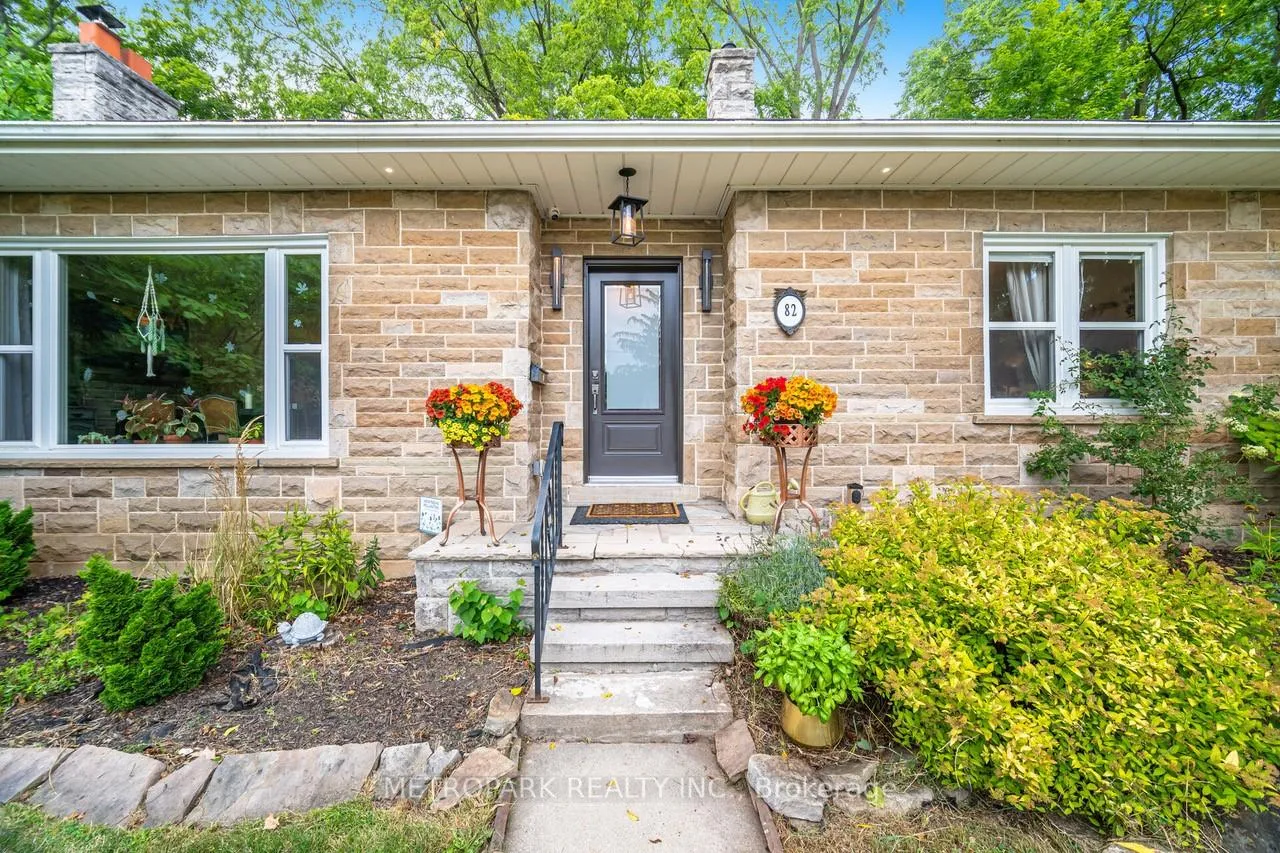 Photo 3 of 82 Creighton Road, Hamilton, Dundas — HOMEH