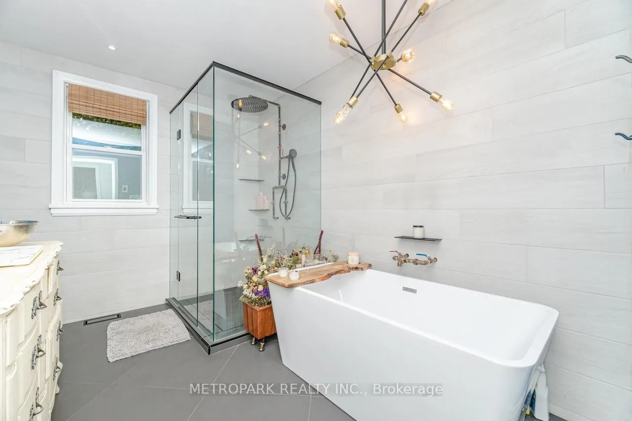 Photo 19 of 82 Creighton Road, Hamilton, Dundas — HOMEH