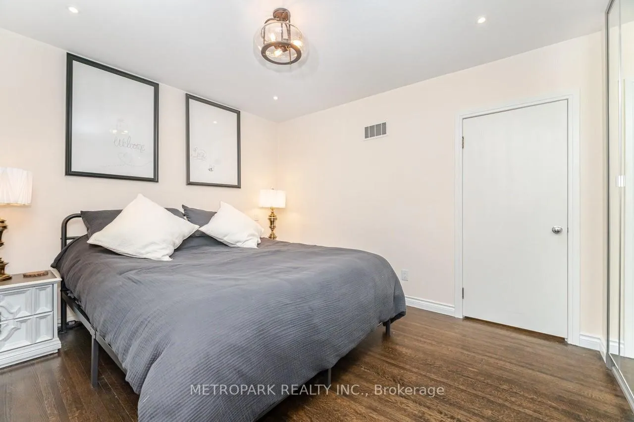 Photo 24 of 82 Creighton Road, Hamilton, Dundas — HOMEH