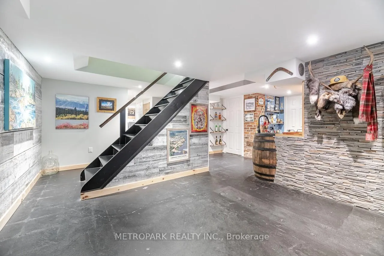 Photo 29 of 82 Creighton Road, Hamilton, Dundas — HOMEH