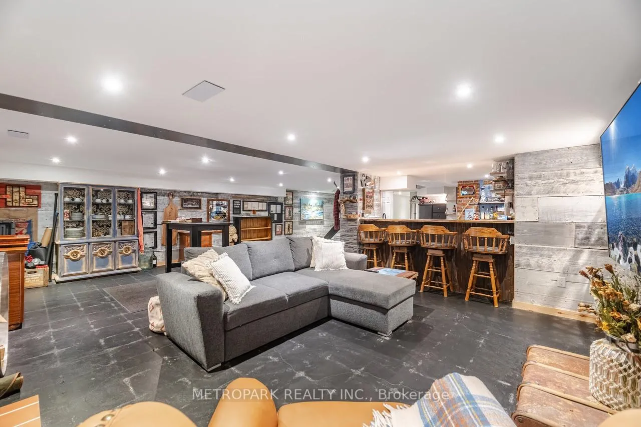 Photo 35 of 82 Creighton Road, Hamilton, Dundas — HOMEH