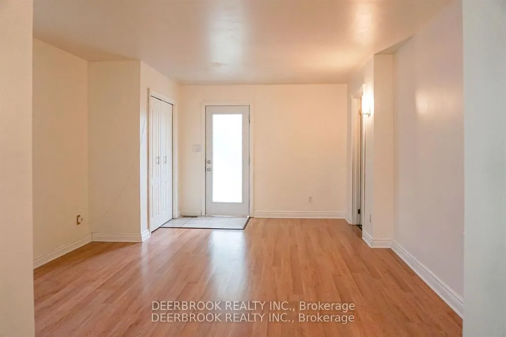 Photo 5 of 3742 Montcalm Street, Windsor — HOMEH