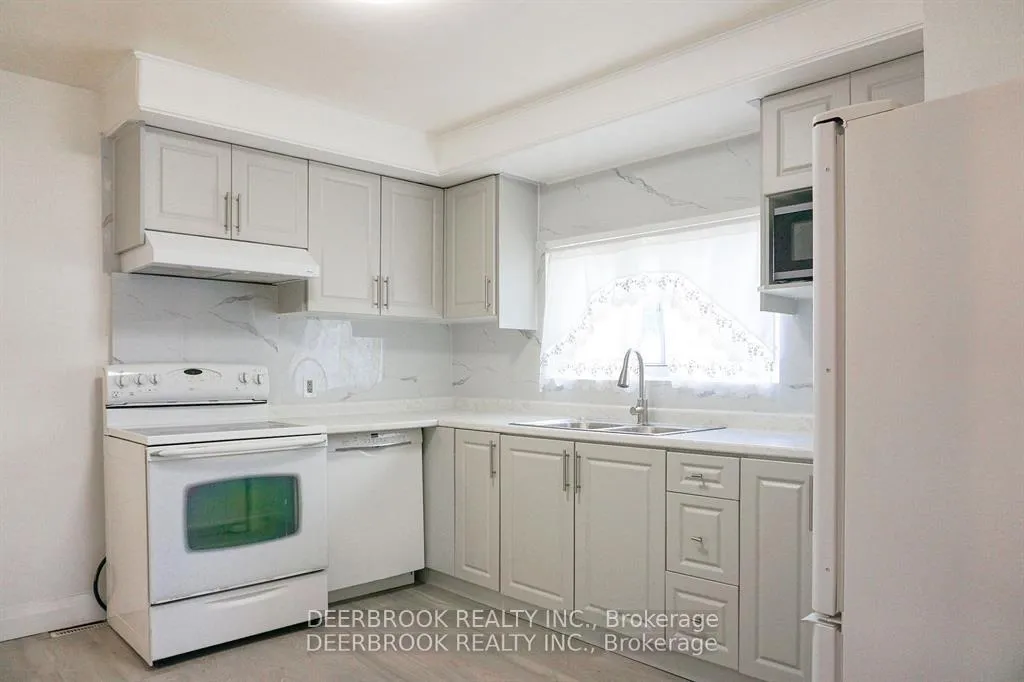 Photo 11 of 3742 Montcalm Street, Windsor — HOMEH