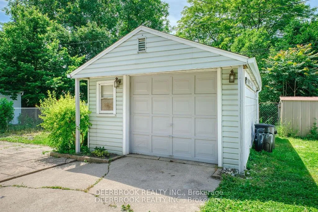 Photo 24 of 3742 Montcalm Street, Windsor — HOMEH