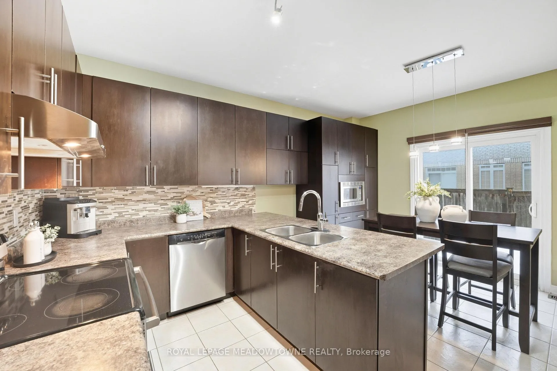 Photo 17 of 355 Greenlees Circle, Milton, Clarke — HOMEH