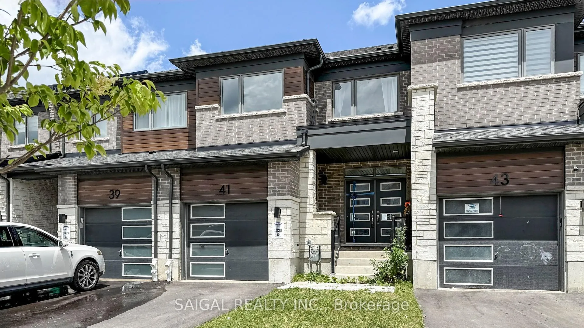 Photo 2 of 41 Histand Trail, Kitchener — HOMEH