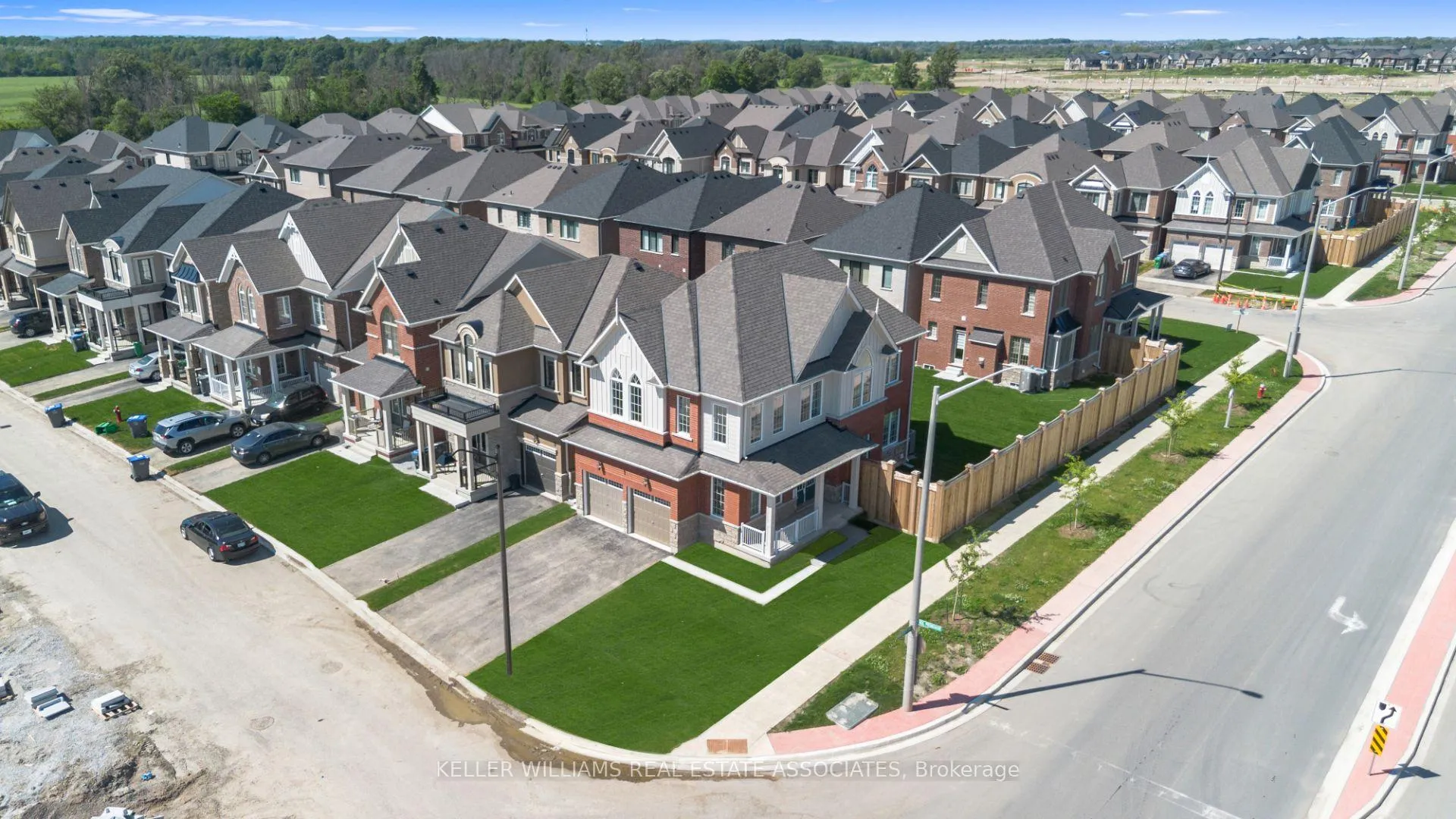 Photo 2 of 1 Aster Woods Drive, Caledon, Rural Caledon — HOMEH