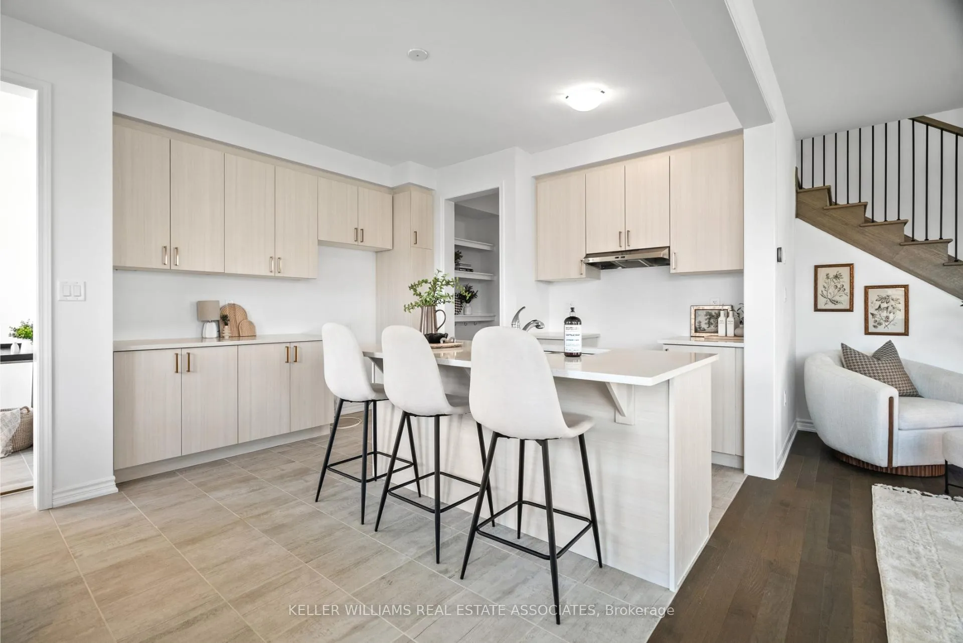 Photo 5 of 1 Aster Woods Drive, Caledon, Rural Caledon — HOMEH