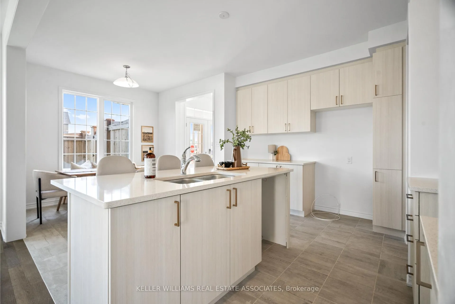 Photo 8 of 1 Aster Woods Drive, Caledon, Rural Caledon — HOMEH