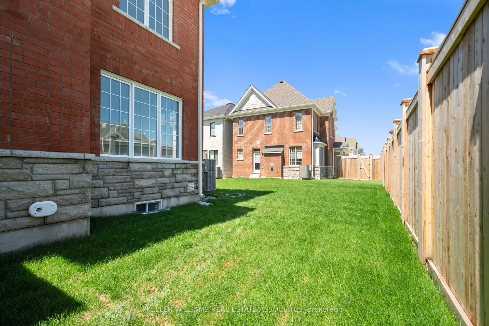 Photo 33 of 1 Aster Woods Drive, Caledon, Rural Caledon — HOMEH