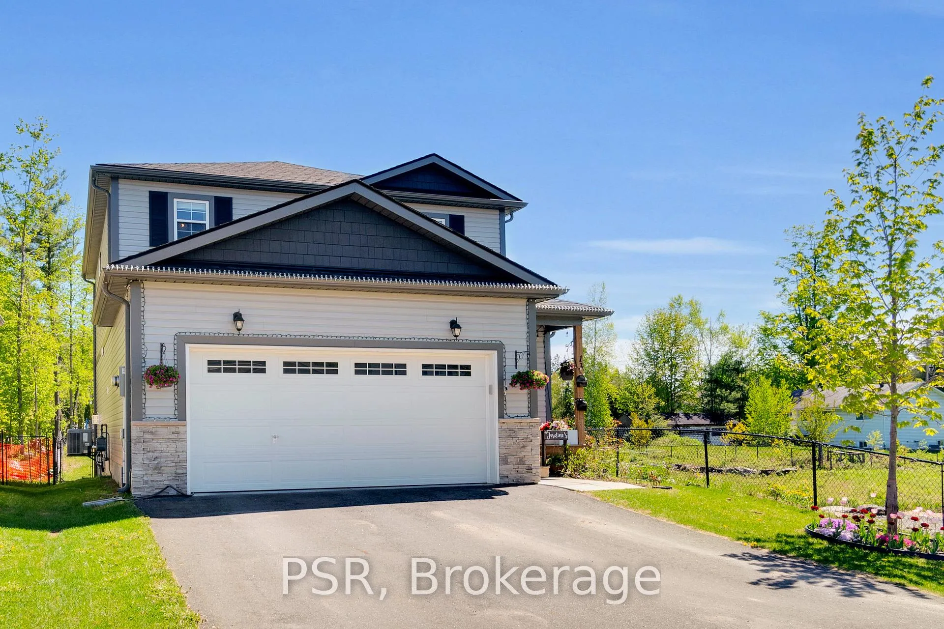 Photo 1 of 13 Quinn Forest Drive, Bracebridge, Macaulay — HOMEH