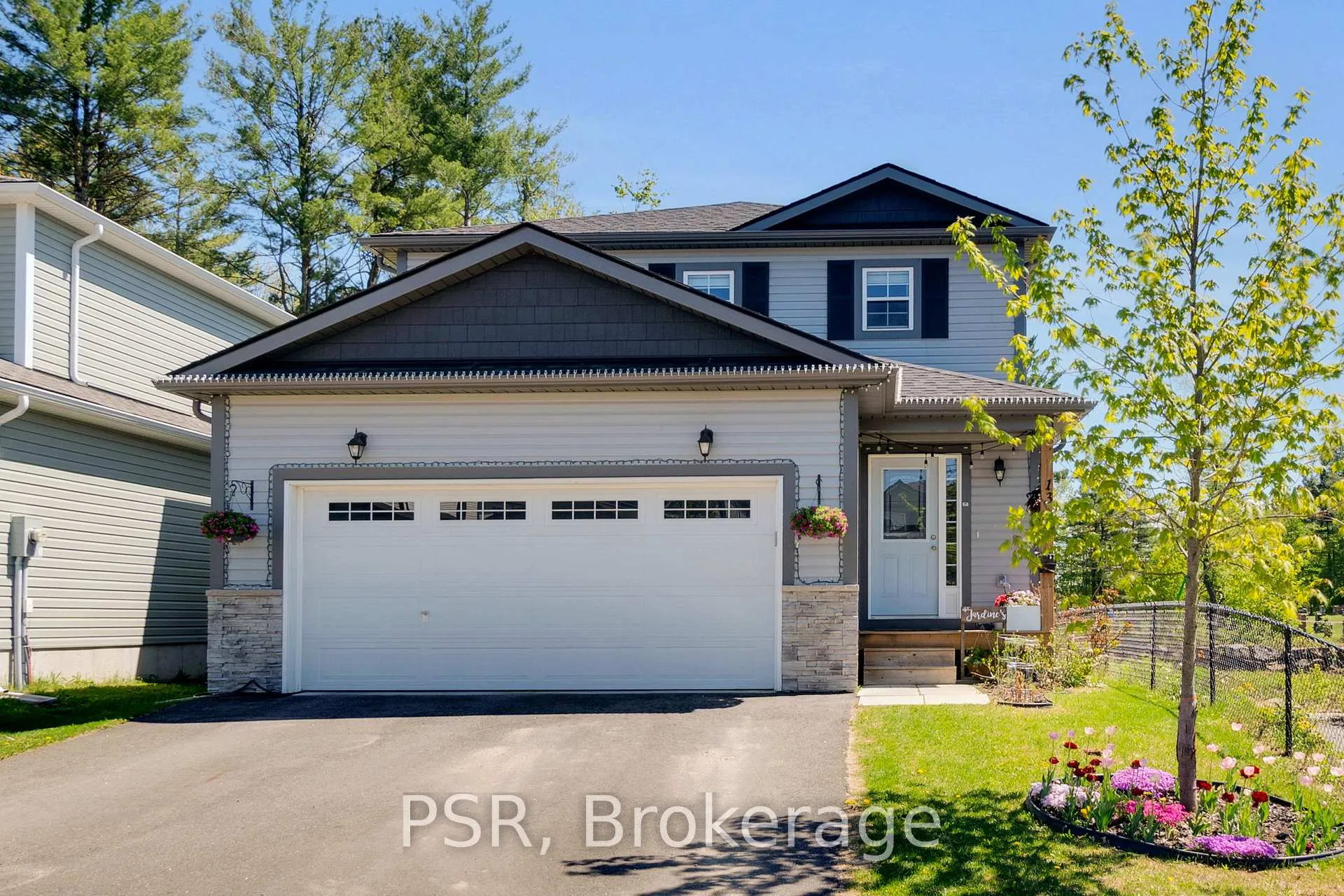 Photo 2 of 13 Quinn Forest Drive, Bracebridge, Macaulay — HOMEH
