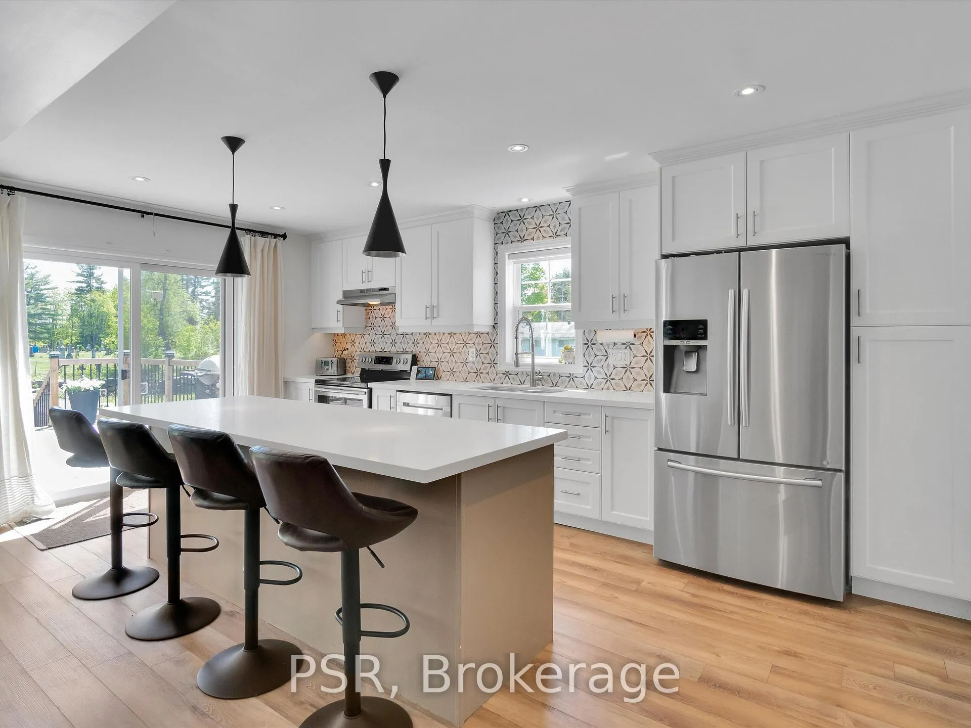 Photo 9 of 13 Quinn Forest Drive, Bracebridge, Macaulay — HOMEH