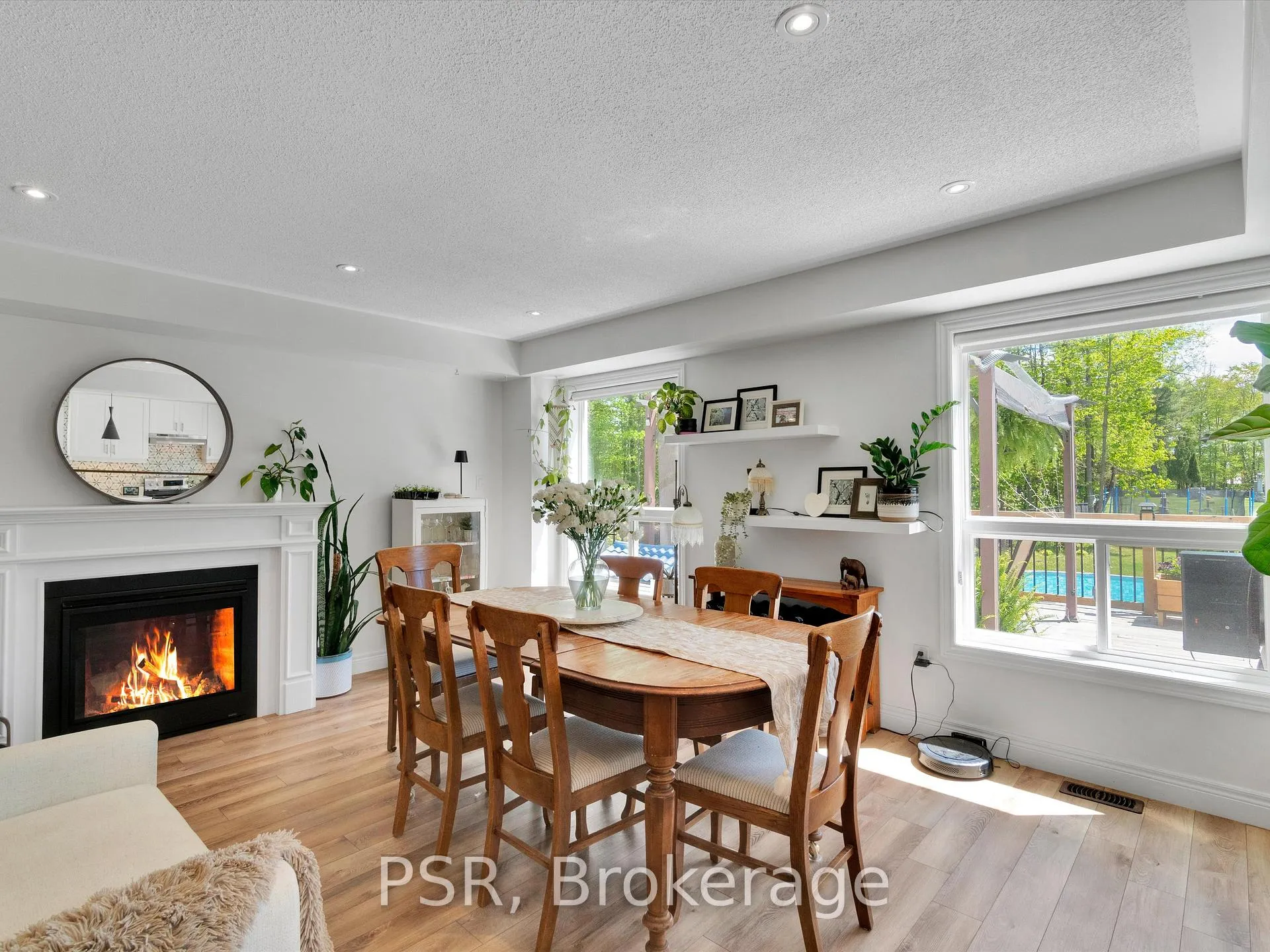 Photo 14 of 13 Quinn Forest Drive, Bracebridge, Macaulay — HOMEH