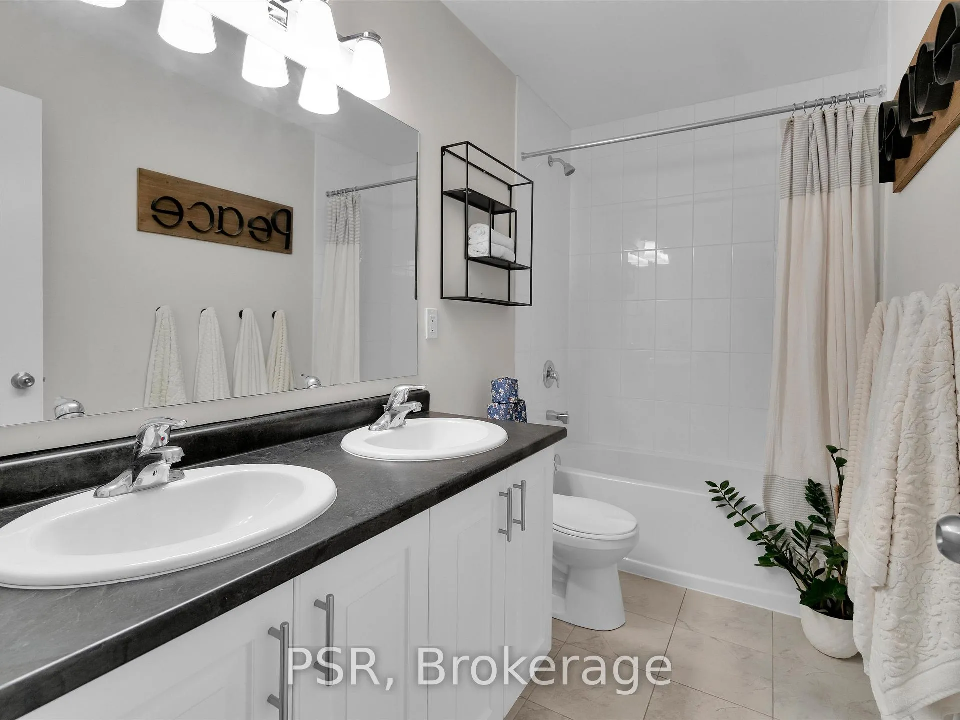 Photo 23 of 13 Quinn Forest Drive, Bracebridge, Macaulay — HOMEH