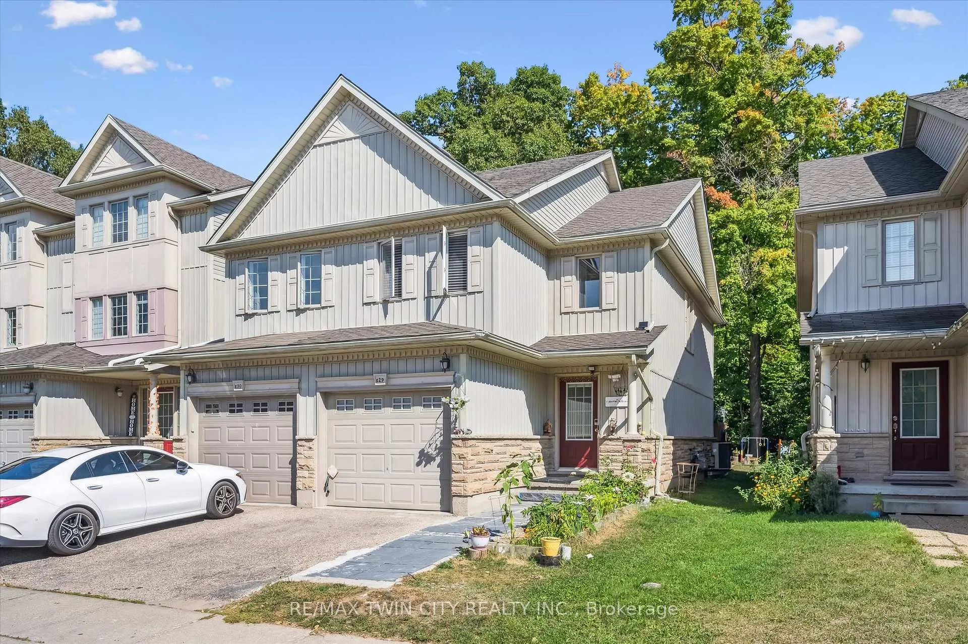 Photo 4 of Unit E29, 110 Activa Avenue, Kitchener — HOMEH